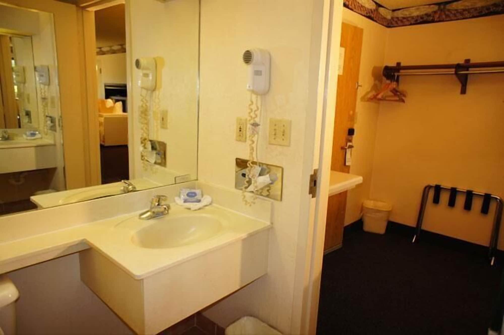 Lincoln Inn Express Hotel And Suites أوكلاهوما سيتي المظهر الخارجي الصورة
